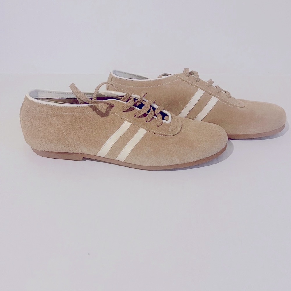 Beige flat women’s size 8 shoes never worn